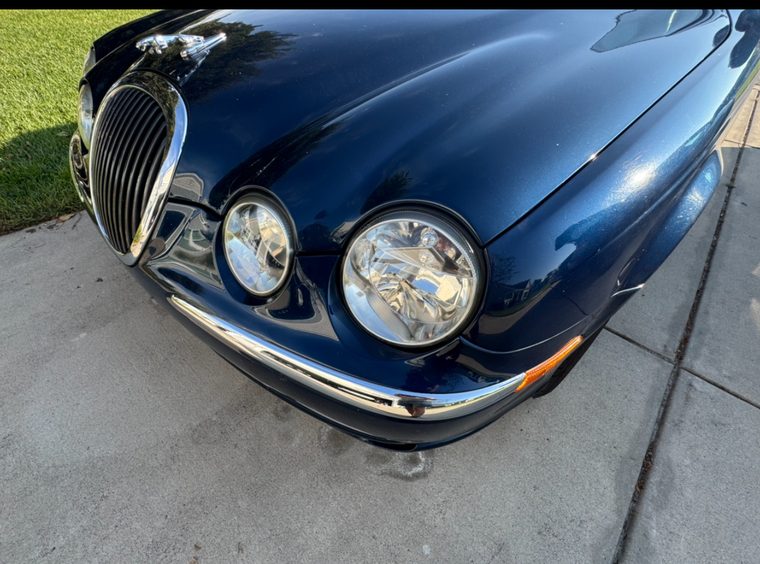 The same Jaguar with both lenses clear
